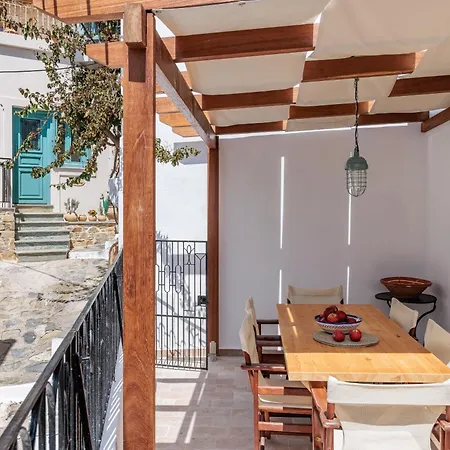 Manu's House - Refined Design, Effortless Space