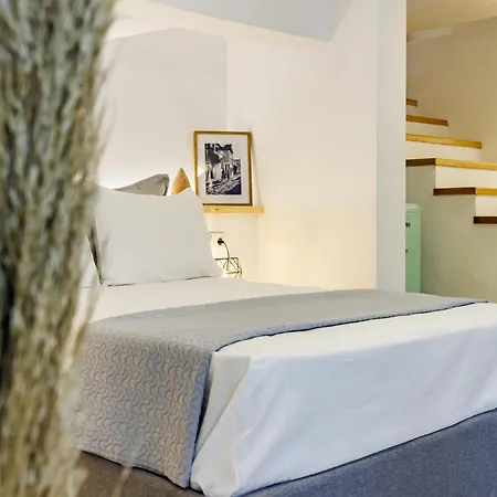 Manu's House - Refined Design, Effortless Space
