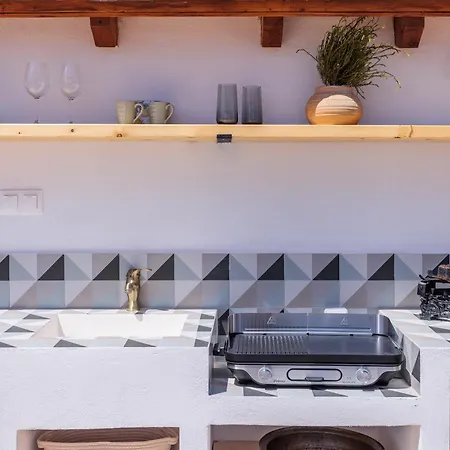Manu's House - Refined Design, Effortless Space *