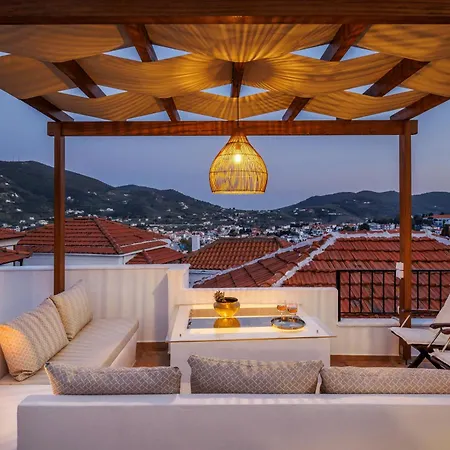 Manu's House - Refined Design, Effortless Space